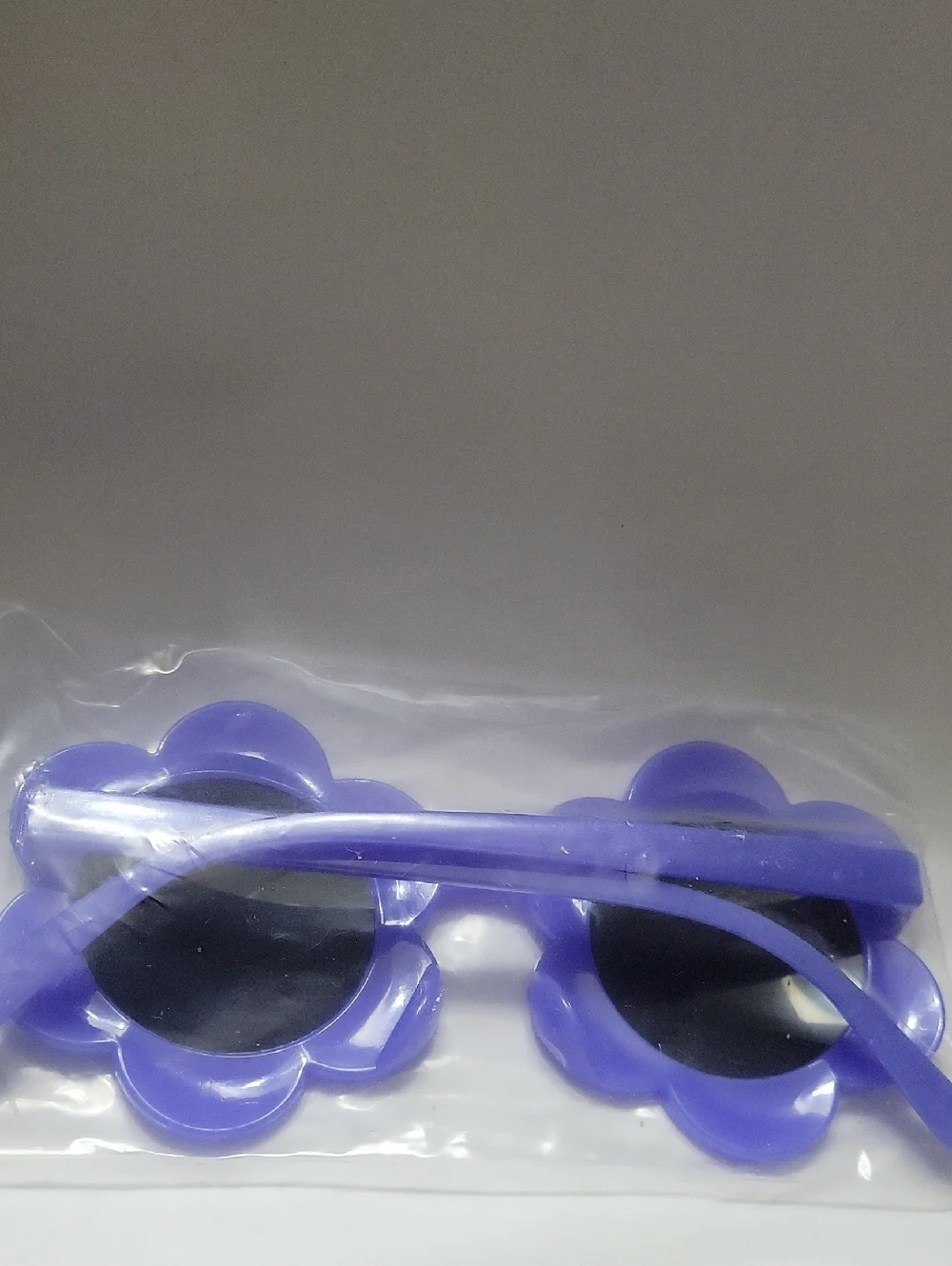 CYNTHIA ROWLEY FLOWER SHAPED SUNGLASSES
